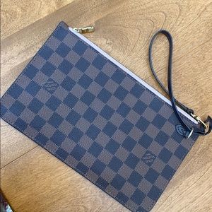 Authentic Louis Vuitton wristlet damier ebene